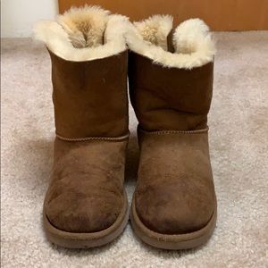 Chestnut uggs